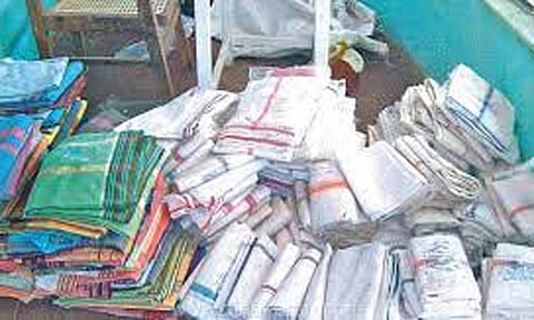 வேட்டி சேலை வழங்கும் திட்டம் தொடர்ந்து செயல்படுத்தப்படும்-  அமைச்சர் ஆர்.காந்தி உறுதி
