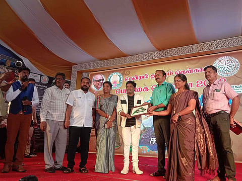 சாரல் திருவிழாவில் கலந்து கொண்ட டி.வி. நடிகர்கள் மற்றும் கலைக்குழுவினர்களை படத்தில் காணலாம்.