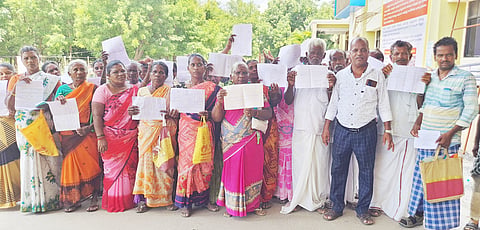 வீட்டுமனை பட்டாவை ரத்து செய்ய கூடாது - பெரம்பலூர் கலெக்டரிடம் பொது மக்கள் மனு