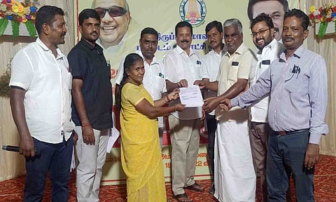 &nbsp;வரன்முறை அனுமதி வழங்கப்பட்ட காட்சி.