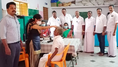 இலவச கண் பரிசோதனை முகாம்