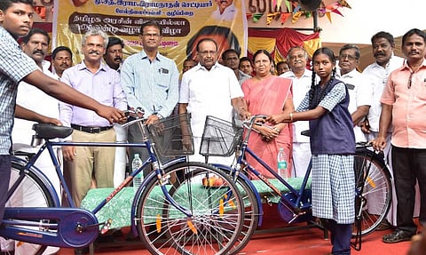 மாணவர்களின் நலனுக்காக பல்வேறு திட்டங்களை முதல்வர் செயல்படுத்தி வருகிறார்    - அமைச்சர் எஸ்.ரகுபதி பேச்சு