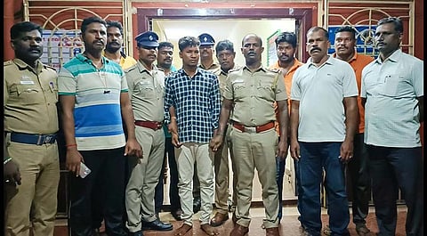 ரேசன் கடை ஊழியரை கொலை செய்த வாலிபர்  அரவிந்தை போலீசார் கைது செய்தனர்.&nbsp;