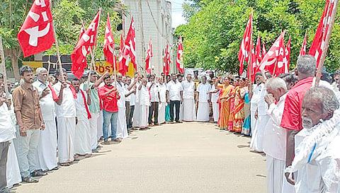 ஆர்ப்பாட்டம் நடந்தது.