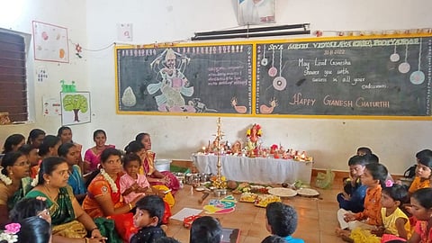 சிவசக்தி வித்யாலயா பள்ளியில் விநாயகர் சதுர்த்தி விழா  நடைபெற்ற காட்சி.