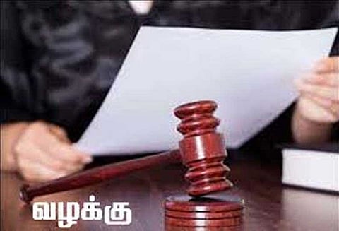 பாதை தகராறில் 3 பேர் மீது வழக்கு