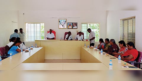 கூட்டத்தில் கலந்துகொண்டவர்களை படத்தில் காணலாம்.&nbsp;