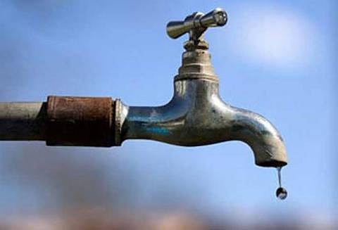வீடுகள் தோறும் குடிநீர் இணைப்பு வழங்குவதில் தொய்வு