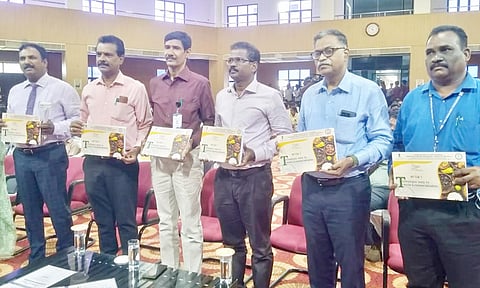 உணவு தொழில்நுட்ப பொருட்காட்சி மலர் வெளியிடப்பட்டது.
