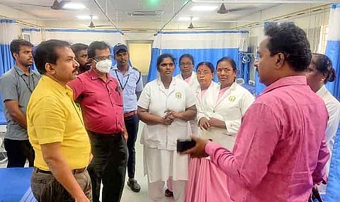தென்காசி  அரசு மருத்துவமனையில் தொடங்கப்பட்டுள்ள உயர் சிகிச்சை அரங்கம்.