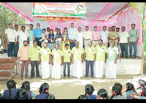 இந்தியன் இளைஞர் சுய உதவி குழுவின்&nbsp; ஆண்டு விழா நடைபெற்ற போது எடுத்தபடம்.