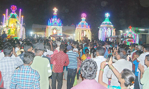 புனித வியாகுல அன்னை ஆலய தேர்பவனி நடந்தது.