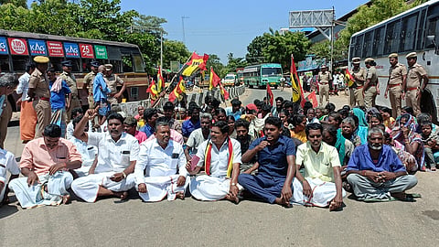 6 மாதத்திற்குள் வீட்டு மனை பட்டா வழங்க அதிகாரிகள் உறுதி
