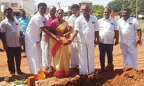 ரேசன்கடை கட்ட பூமி பூஜை நடைபெற்றது.