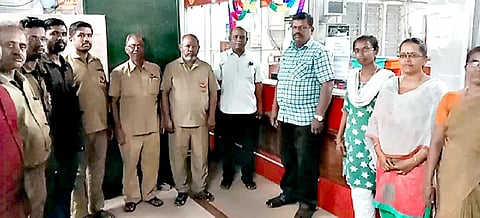 பார்சல் சேவை நீட்டிப்பை, துணை கோட்ட கண்காணிப்பாளர் கண்ணன் தொடங்கி வைத்தார்.
