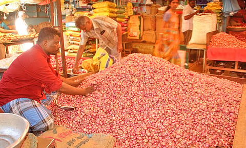 சின்ன வெங்காயம் கிலோ ரூ.160 ஆக அதிகரிப்பு
