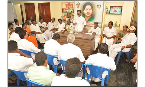 கிருஷ்ணகிரி கிழக்கு மாவட்ட  அ.தி.மு.க. ஆலோசனை கூட்டம்