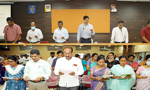 தேசிய ஒற்றுமை நாள் உறுதிமொழி ஏற்றபோது எடுத்தபடம்.&nbsp;