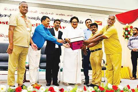 பன்முக சேவையினை அஞ்சல் துறை சிறப்பாகவழங்கி வருகிறது -  விழாவில் திருநாவுக்கரசர் எம்.பி. பேச்சு