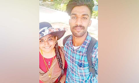 கிரீஷ்மா - ஷாரோன்ராஜ்