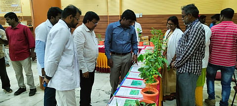 திருச்சி மாவட்ட சித்த மருத்துவத்துறை மிகவும் சிறப்பாக செயல்பட்டு வருகிறது - முகாமில்  கலெக்டர் பேச்சு