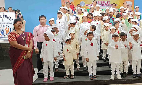 ஏ.வி.பி., பள்ளியில் குழந்தைகள் தினவிழா கொண்டாடப்பட்ட காட்சி.&nbsp;