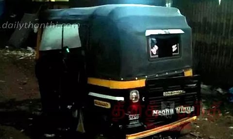 தீப்பிடித்த ஆட்டோ
