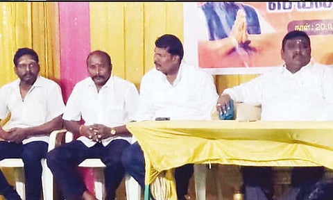 இந்து முன்னேற்ற கழக செயல்வீரர்கள் கூட்டம் நடைபெற்ற காட்சி.&nbsp;