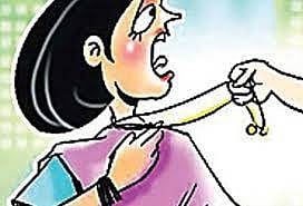 பெண்ணிடம் 4 பவுன் தாலி சங்கிலி பறிப்பு