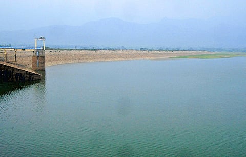 களக்காட்டில் நிரம்பாத பச்சையாறு அணை.