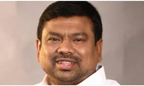 காரைக்குடி-தூத்துக்குடி ரெயில் பாதையை செயல்படுத்த வேண்டும்