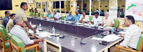 ஆய்வுக்கூட்டத்தில் கலெக்டர் மேகநாதரெட்டி பங்கேற்றார்.