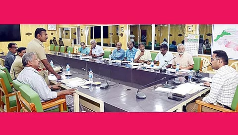 ஆய்வுக்கூட்டத்தில் கலெக்டர் மேகநாதரெட்டி பங்கேற்றார்.