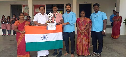 குத்து சண்டை போட்டியில் கரூர் பள்ளி மாணவர் சாதனை