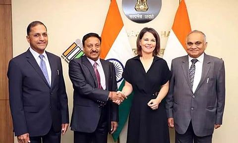 தேர்தல் ஆணையர்களுடன் ஜெர்மனி வெளியுறவு மந்திரி&nbsp;