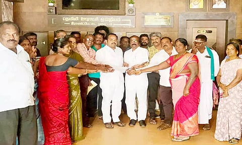 ஆக்கிரமிப்பு அகற்ற பொதுமக்கள் மனு