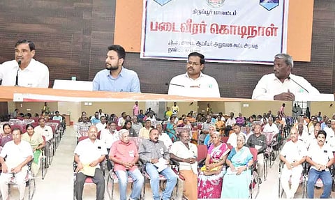 முன்னாள் படைவீரர்கள் குறைதீர்க்கும் நாள் கூட்டம் நடைபெற்ற காட்சி.&nbsp;