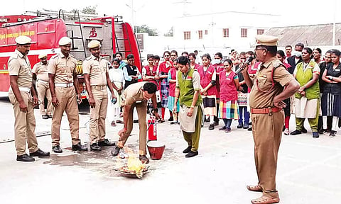 அவினாசியில் -  தீ விபத்து தடுப்பு  விழிப்புணர்வு நிகழ்ச்சி