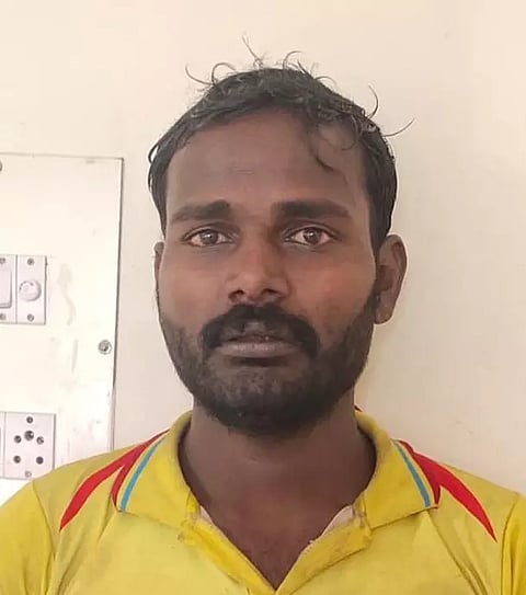 மோட்டார் சைக்கிளை திருடியவர் கைது