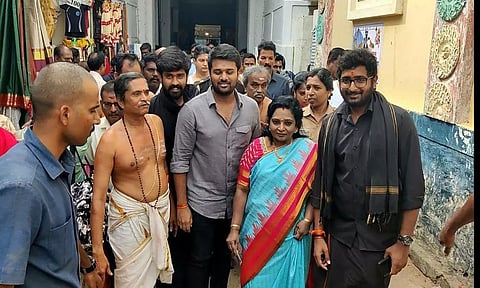 தெலுங்கானா மற்றும் புதுச்சேரி மாநில கவர்னர் தமிழிசை சவுந்திரராஜன் கன்னியாகுமரி பகவதி அம்மன் கோவிலுக்குசென்று தரிசனம் செய்ய வருகை புரிந்தபோது எடுத்த படம்&nbsp;