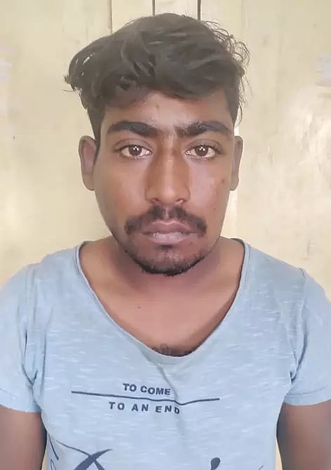 மோட்டார் சைக்கிள் திருடிய வாலிபர் கைது