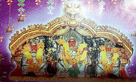 சுவாமி கற்குவேல் அய்யனார் அருள்பாலிக்கும் காட்சி.