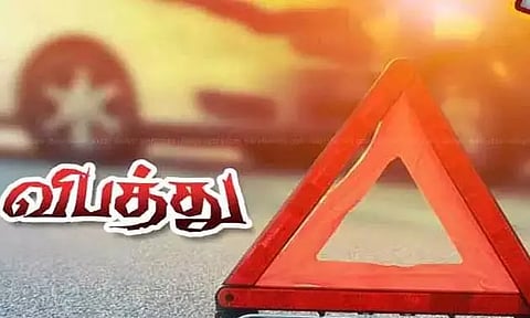 வேப்பூா்  அருகே மோட்டார் சைக்கிள் மீது கார் மோதி விபத்து; 2 பேர் காயம்