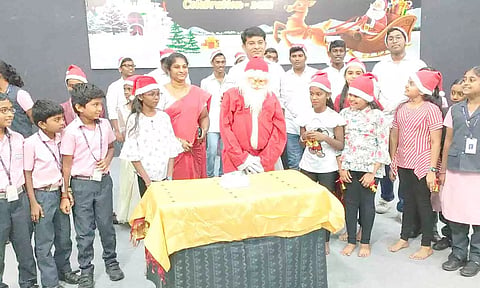 காந்திநகர் ஏ.வி.பி. பள்ளியில் கிறிஸ்துமஸ் விழா