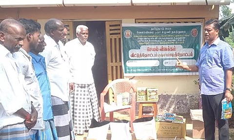 விவசாயிகளுக்கு மாடி தோட்டம் அமைப்பது குறித்து செயல் விளக்கம் அளிக்கப்பட்டது.&nbsp;