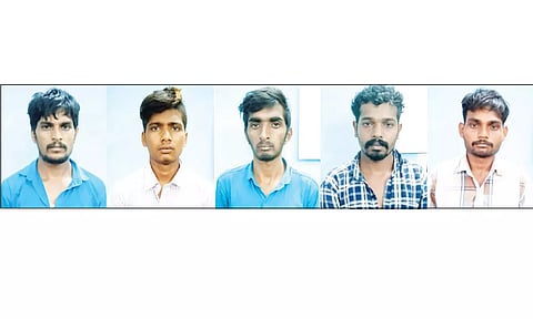 கொள்ளையில் ஈடுபட்ட 5 பேரை படத்தில் காணலாம்.&nbsp;