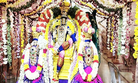 வைகுண்ட ஏகாதசியை முன்னிட்டு திருப்பாற்கடல் வெங்கடேச பெருமாள் கோவில் சொர்க்கவாசல் திறக்கப்பட்ட காட்சி.
