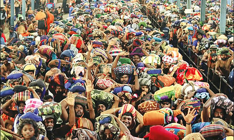 நடை பயணமாக சபரிமலைக்கு வரும் பக்தர்களின் எண்ணிக்கை அதிகரிப்பு