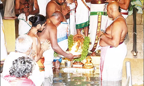 திருப்பதி ஏழுமலையான் கோவிலில் சக்கரத்தாழ்வார் தீர்த்தவாரி