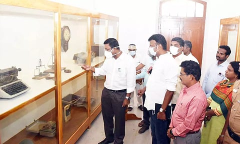 வளர்ச்சி பணிகள் குறித்து கலெக்டர் தினேஷ் பொன்ராஜ் ஆலிவர் ஆய்வு செய்தார்.&nbsp;
